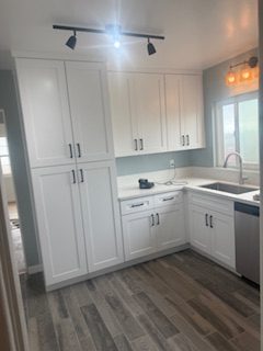 Kitchen remodel showing custom finish carpentry (project 8)